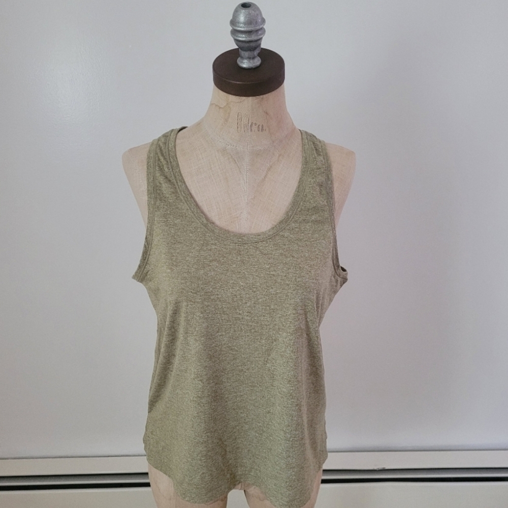 Athleta Up Tempo II Tank in Shadow Olive Workout Atheliesure Loungewear Top